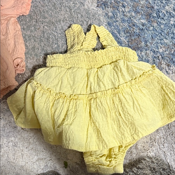 Old Navy Yellow and Peach Kids Matching Set - Picture 2 of 3